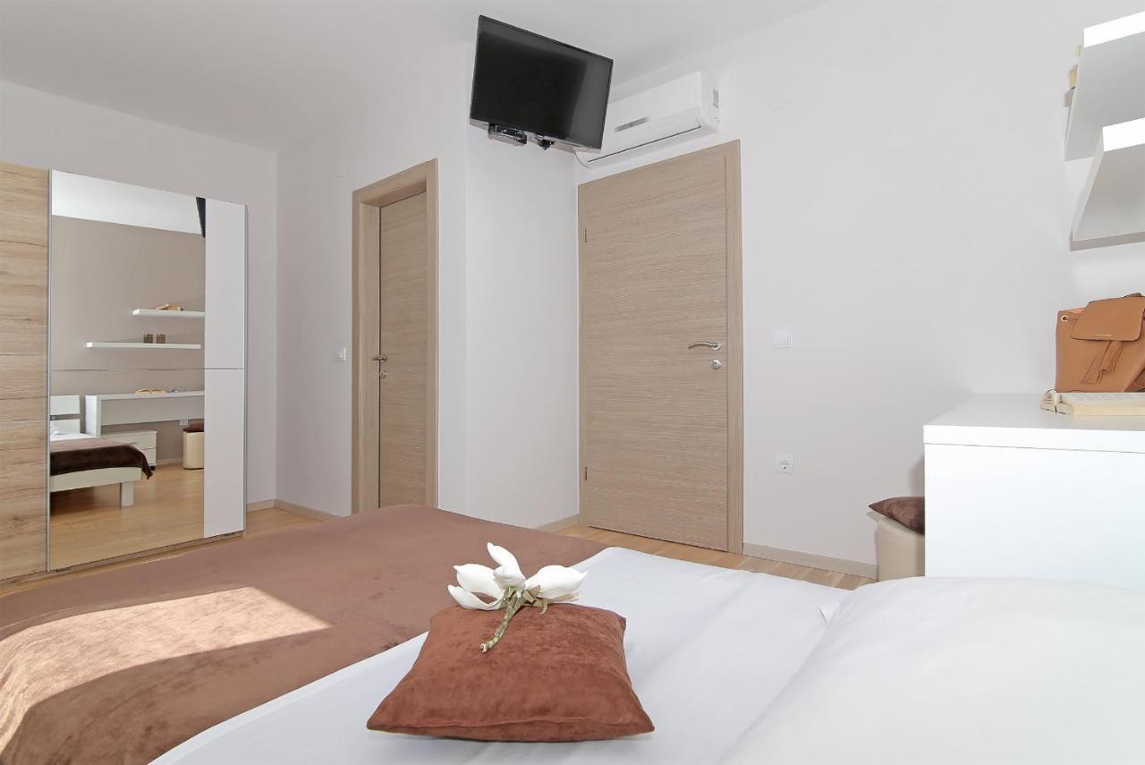 Apartment Moretic Gromaca Extérieur photo