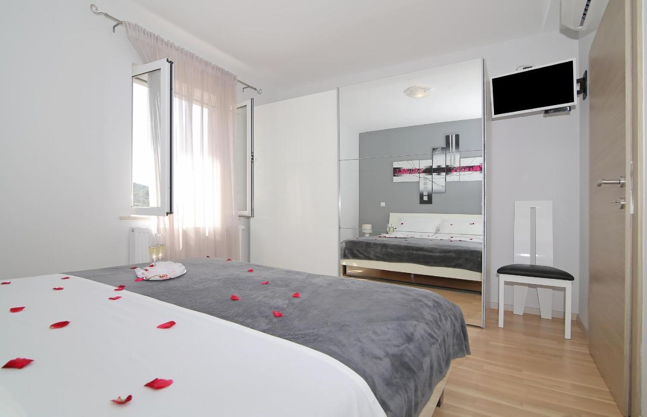 Apartment Moretic Gromaca Extérieur photo