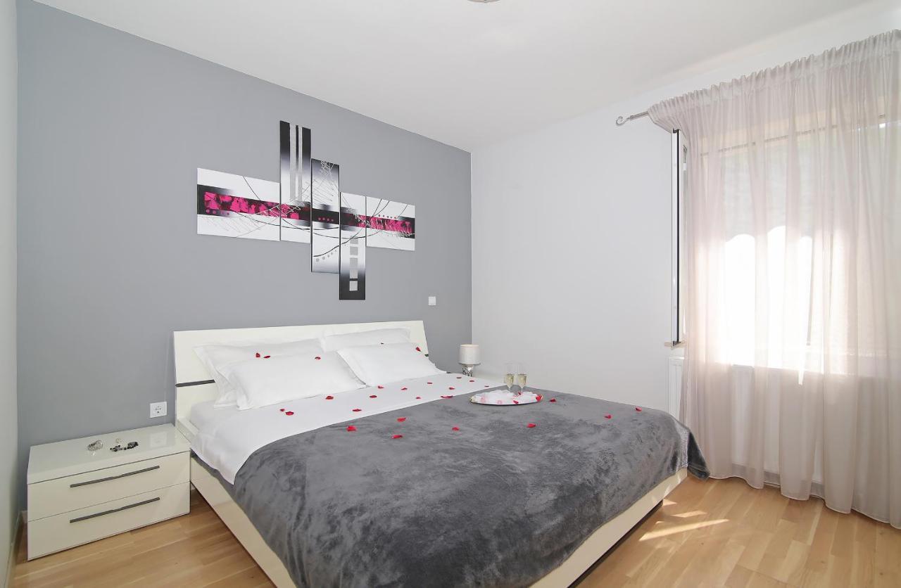Apartment Moretic Gromaca Extérieur photo
